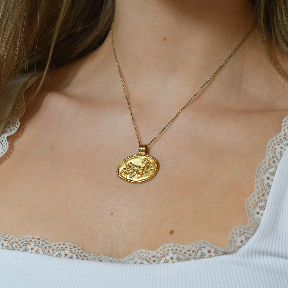 Vintage 18k Gold Aries Pendant