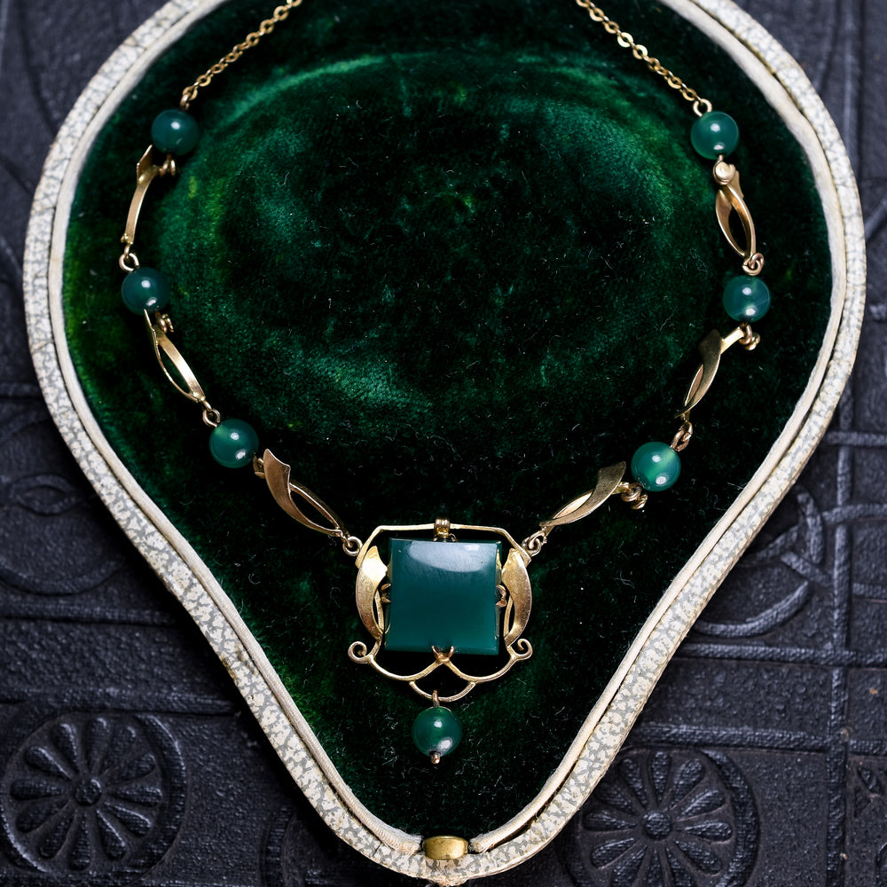 Arts & Crafts Chrysoprase & Gold Necklace
