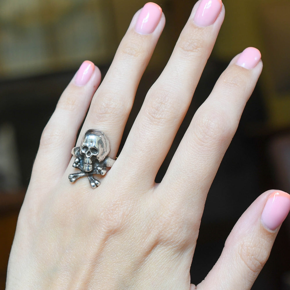 Vintage Silver Skull & Crossbones Ring