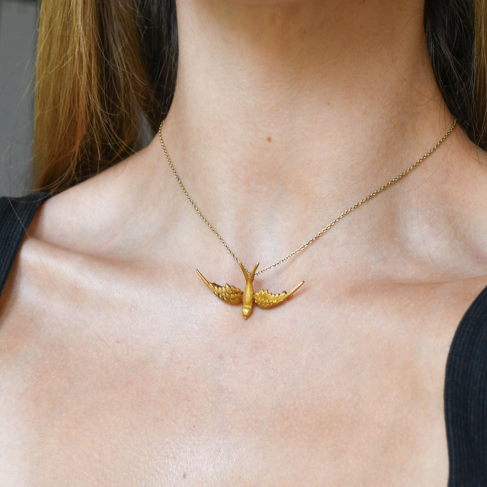 Antique 15k Gold Diving Swallow Pendant Brooch