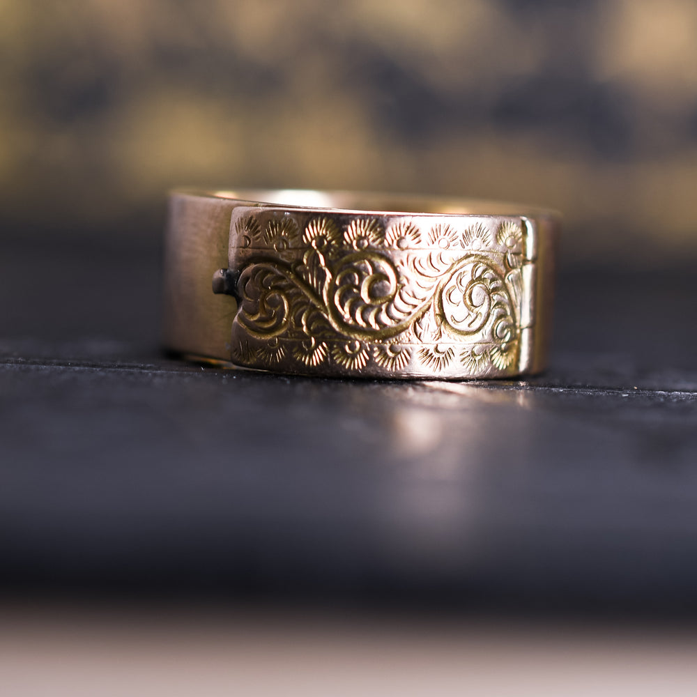 18k gold Victorian secret message locket ring