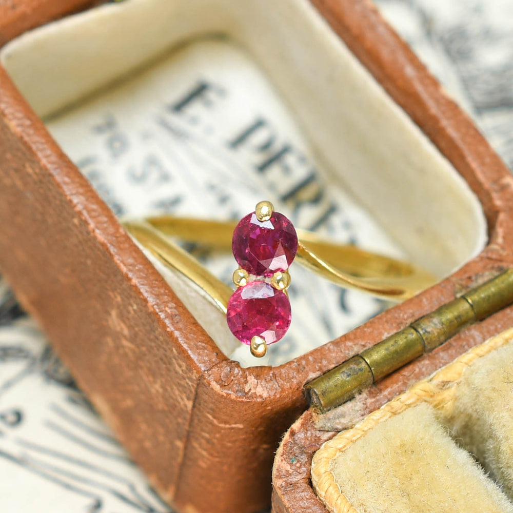 Antique Burma Ruby Toi et Moi Ring