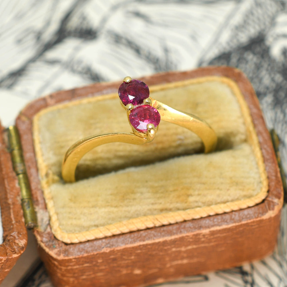 Antique Burma Ruby Toi et Moi Ring