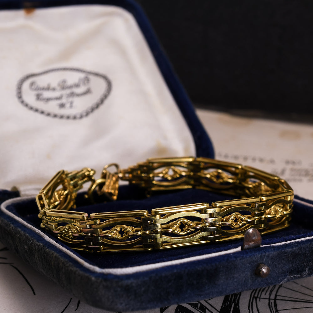Edwardian 18k Gold Love Knot Gate Link Bracelet