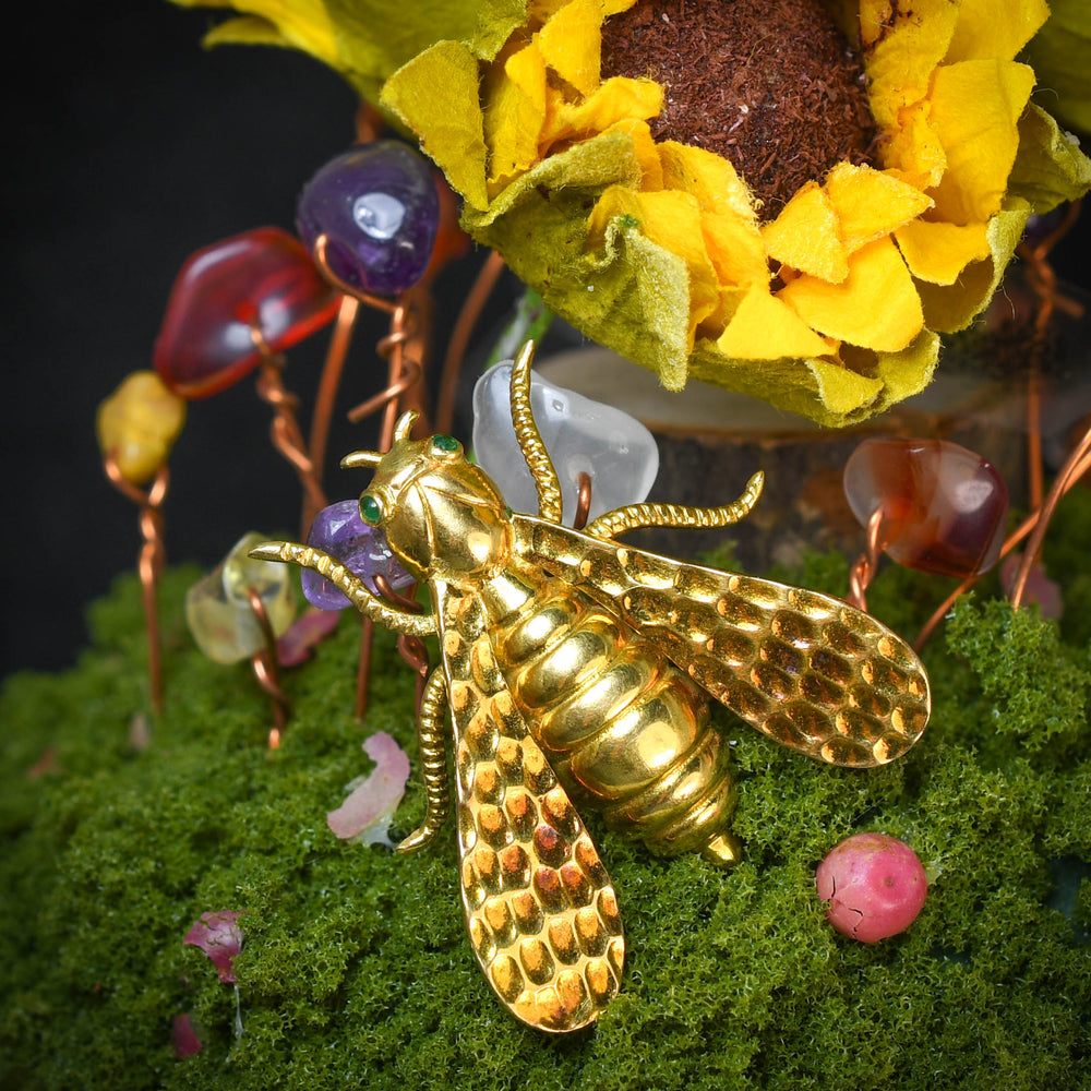 Vintage 18k Gold Bee Brooch by Chaumet