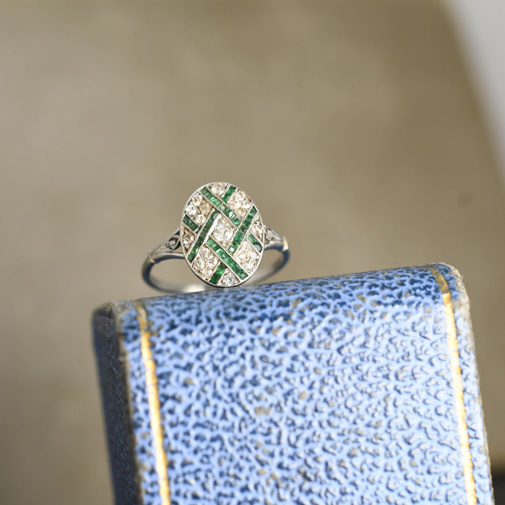 Edwardian diamond Emerald Platinum cluster ring c1910