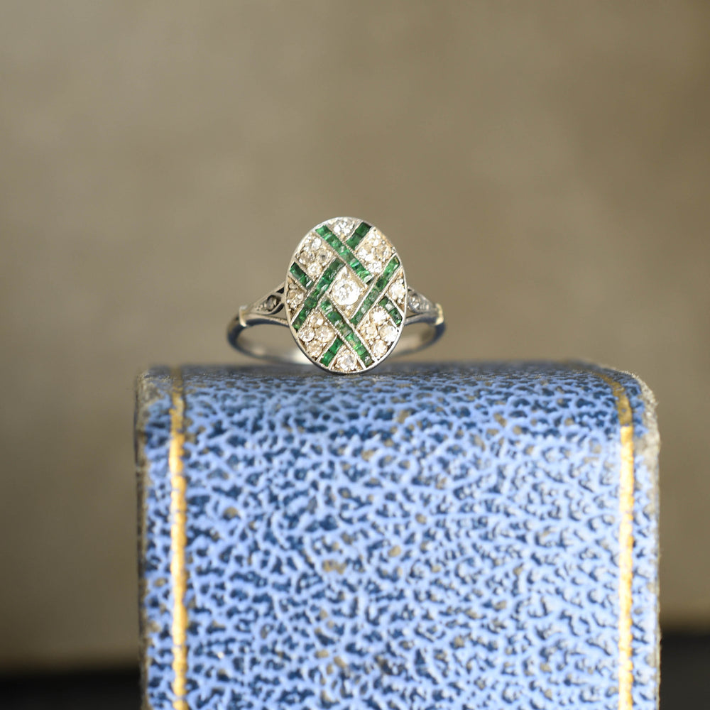 Edwardian diamond Emerald Platinum cluster ring c1910