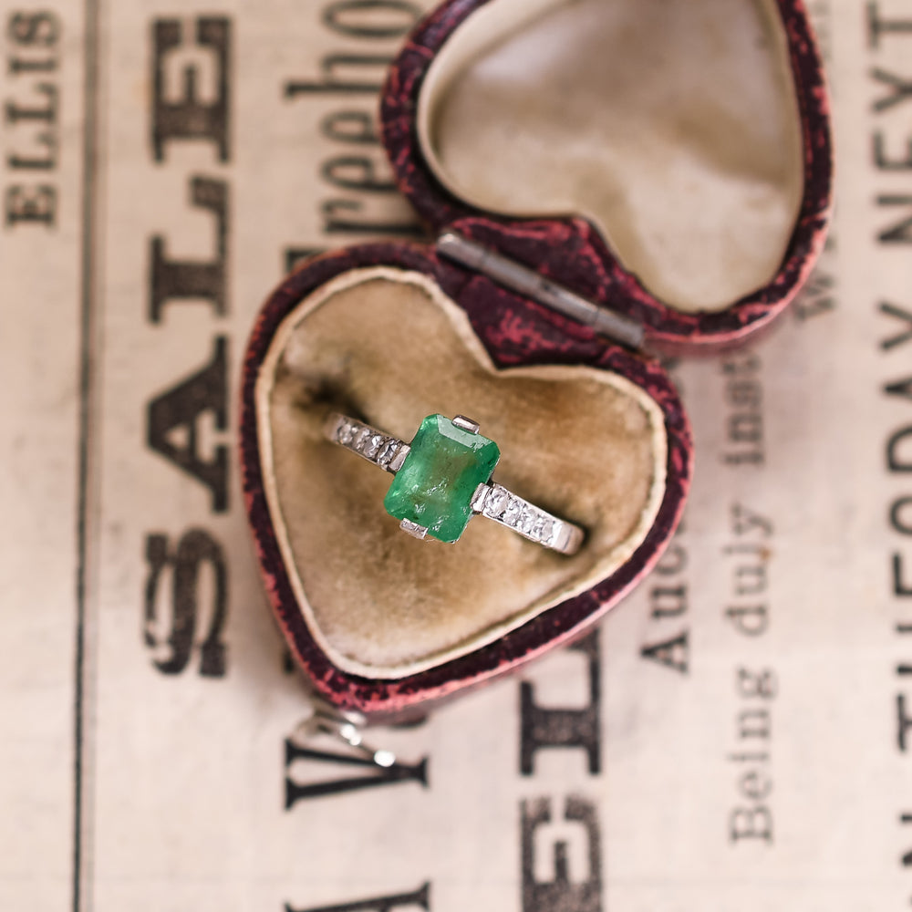 Art Deco Diamond & Emerald Solitaire Ring