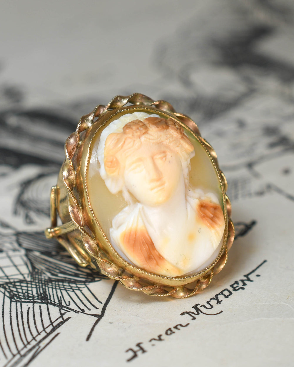 Vintage 14k Gold Cameo Ring