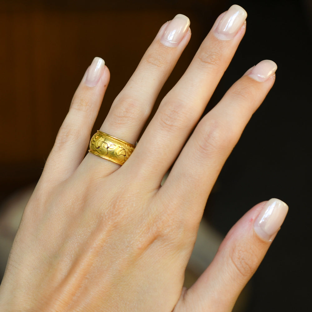 Vintage 18k Gold Pierced Chunky Band