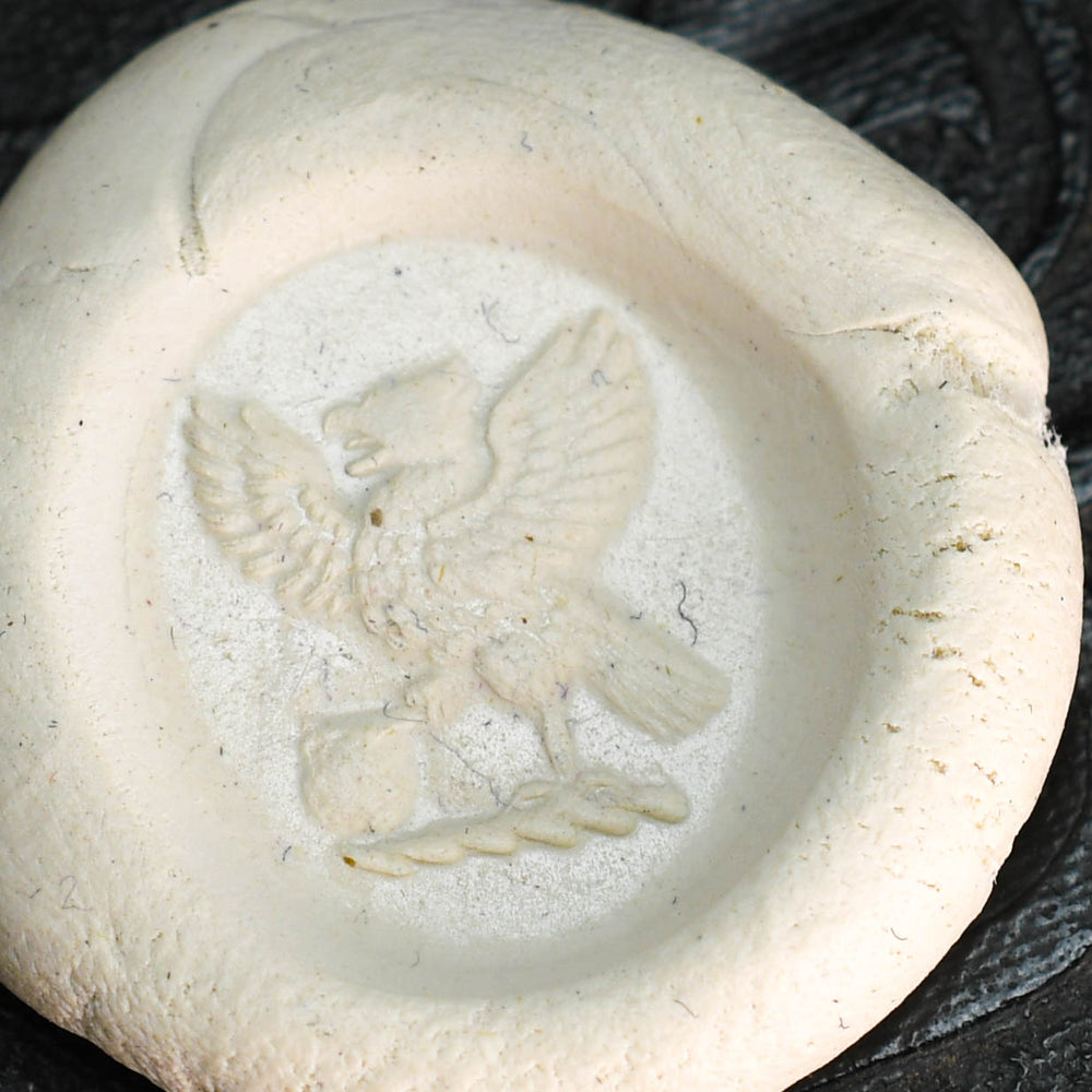 Vintage 18k Gold Eagle Crest Signet Ring