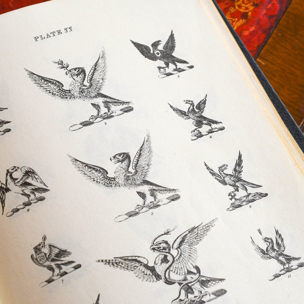 Vintage 18k Gold Eagle Crest Signet Ring