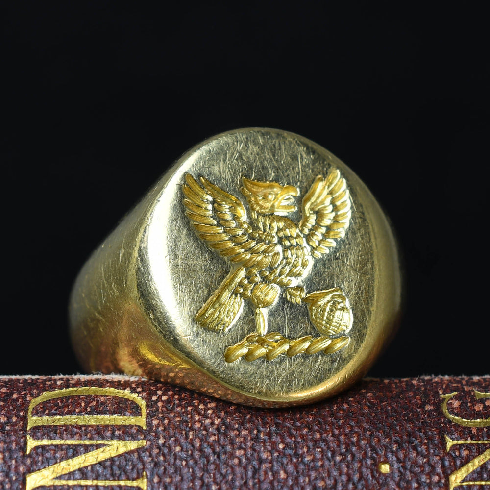 Vintage 18k Gold Eagle Crest Signet Ring