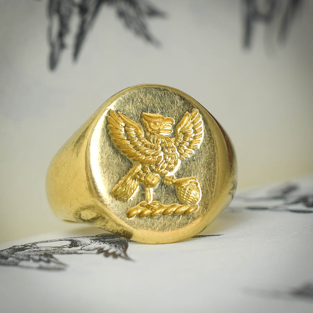 Vintage 18k Gold Eagle Crest Signet Ring