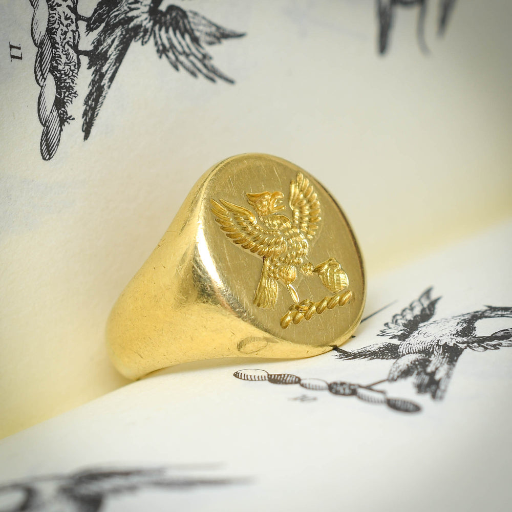 Vintage 18k Gold Eagle Crest Signet Ring
