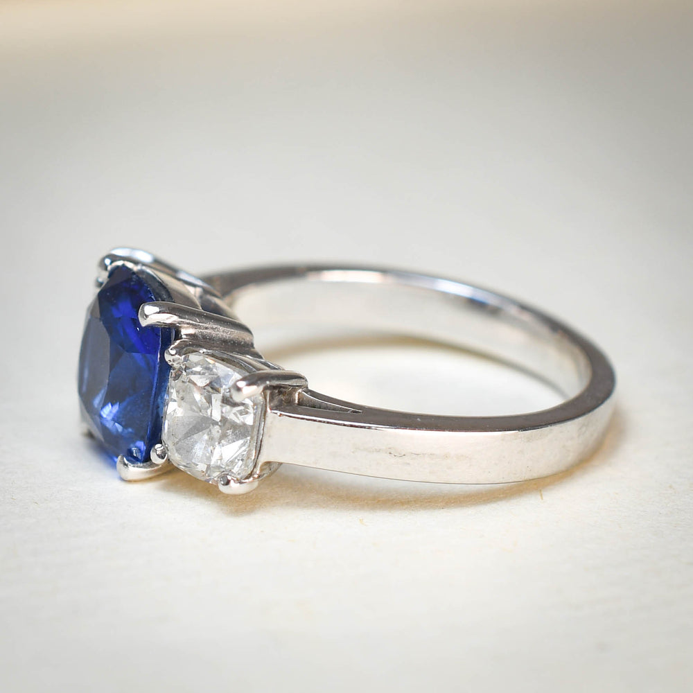 Contemporary Ceylon Sapphire & Diamond Trilogy Ring