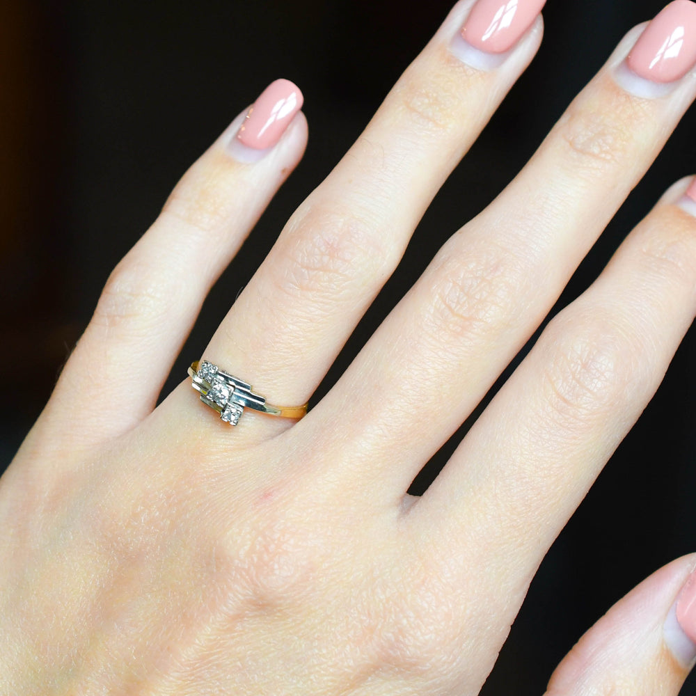 Art Deco 3-Stone Diamond Stepped Shoulder Ring