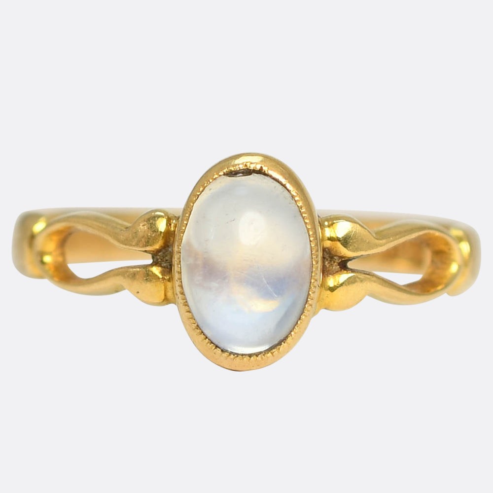 Antique 18k Gold Moonstone Solitaire Ring