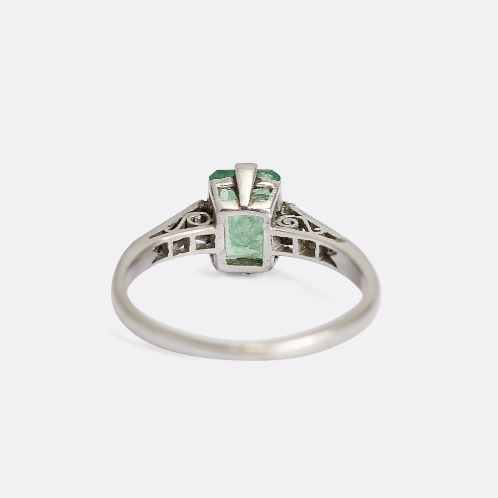 Art Deco Diamond & Emerald Solitaire Ring