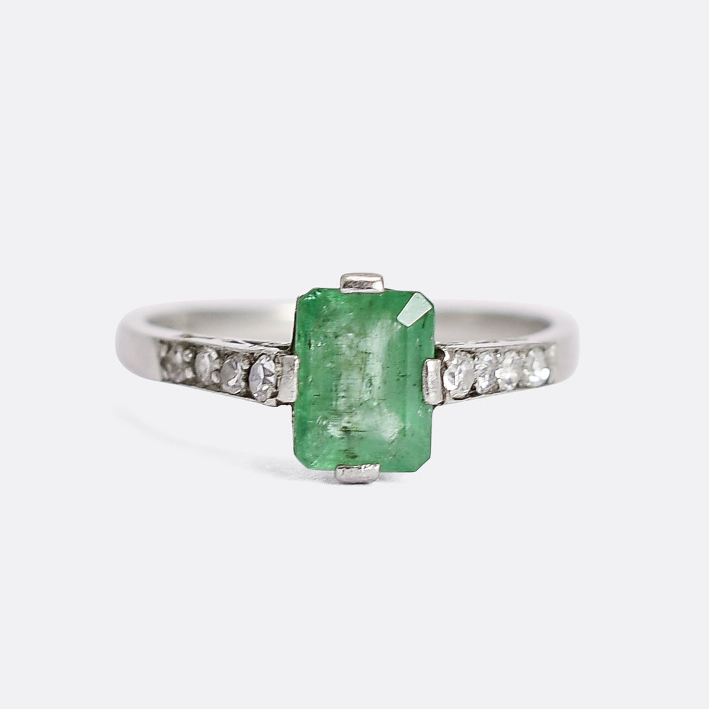 Art Deco Diamond & Emerald Solitaire Ring
