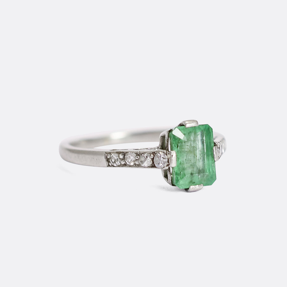 Art Deco Diamond & Emerald Solitaire Ring