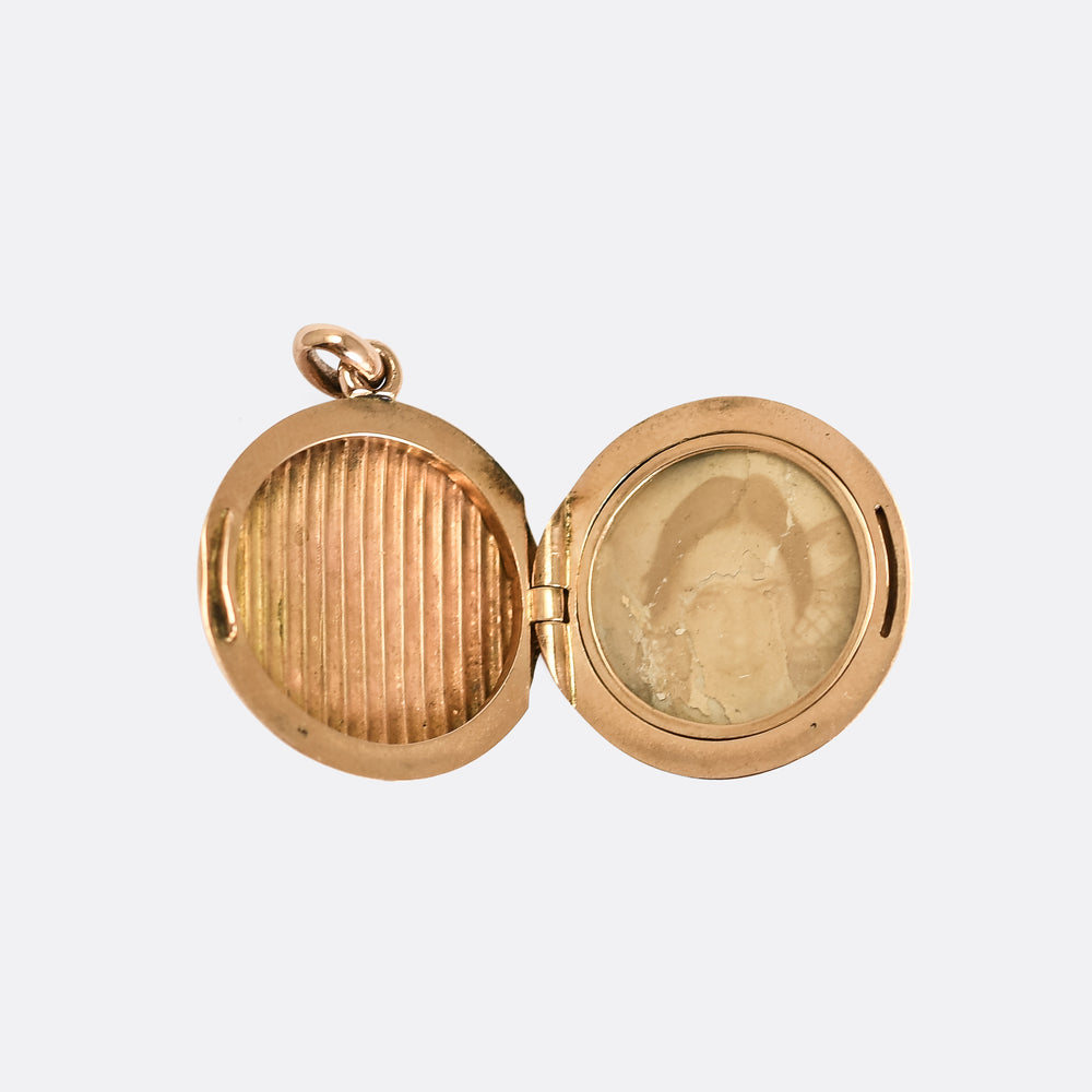 Edwardian Ribbed Gold Locket