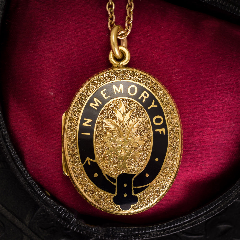 Victorian IN MEMORY OF Oval Mourning Locket