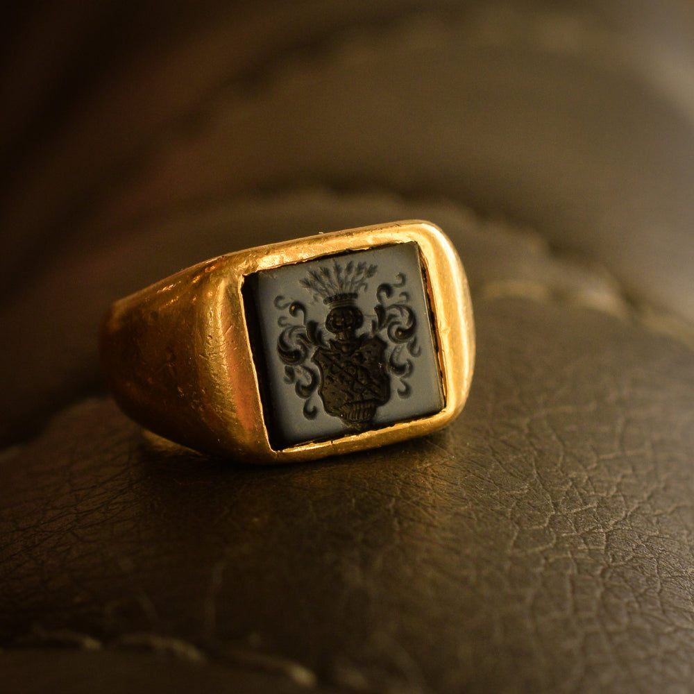 Victorian Nicolo Coat of Arms Intaglio Signet Ring