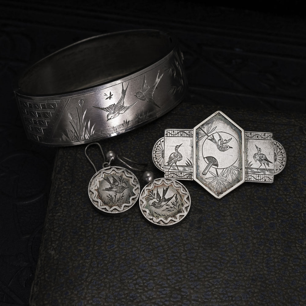 Victorian Aesthetic Movement Swallows Suite