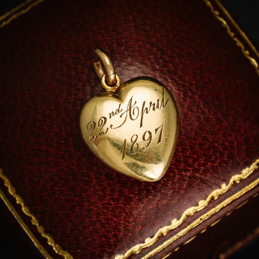 Victorian Daisy Puffed Heart Pendant