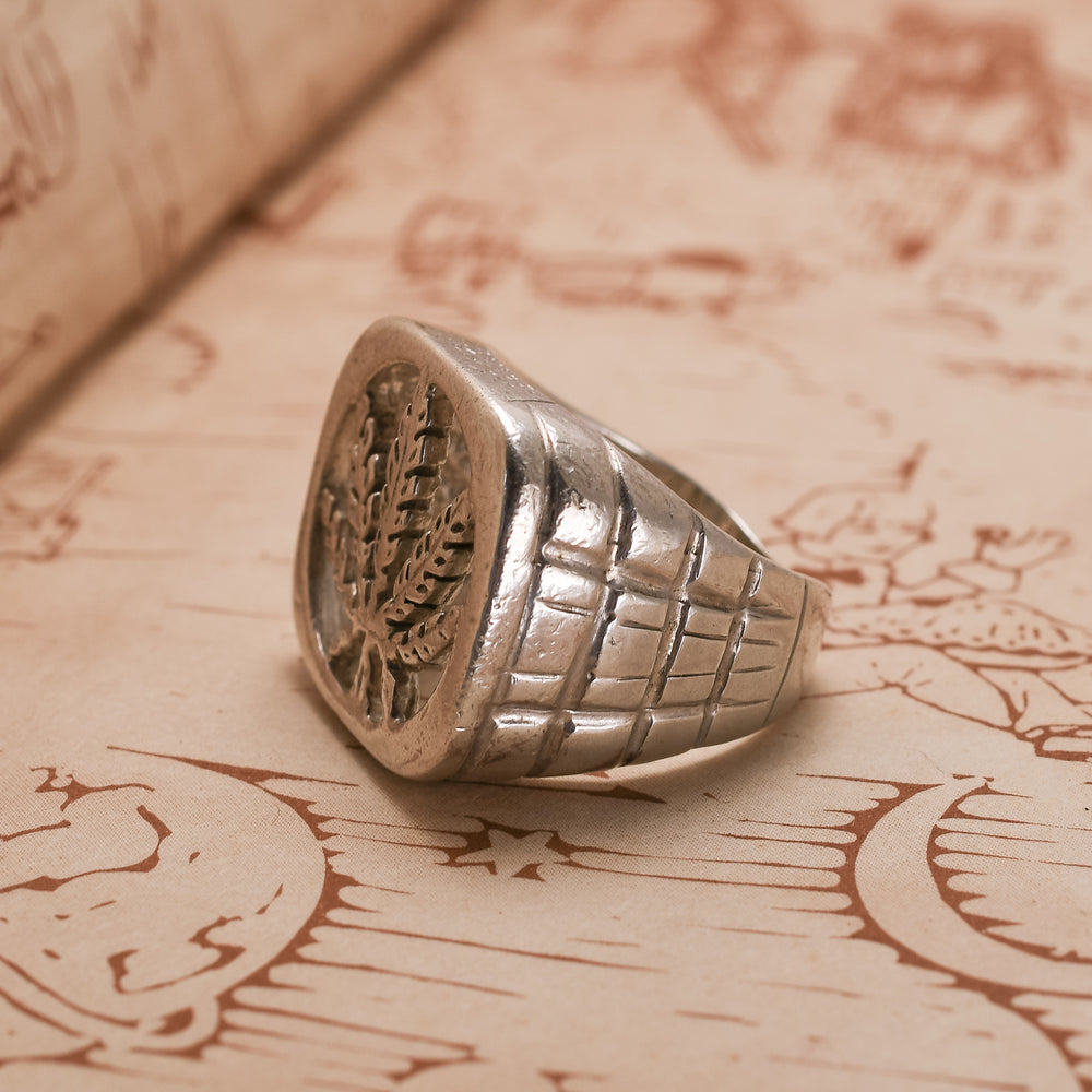 Vintage Weed Leaf Signet Ring