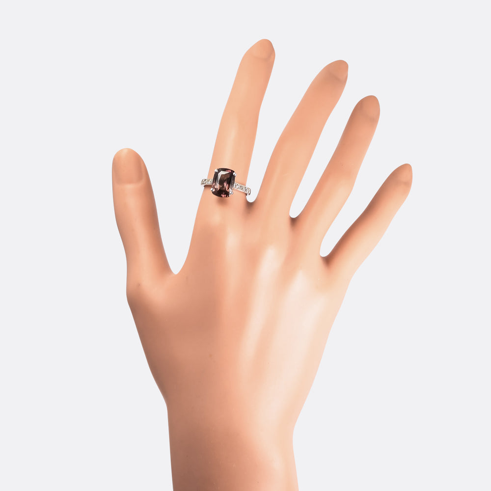 Modern 5.04ct Pink-Green Colour Change Sapphire Solitaire Ring