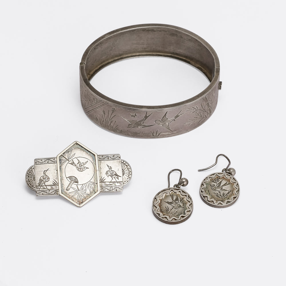 Victorian Aesthetic Movement Swallows Suite