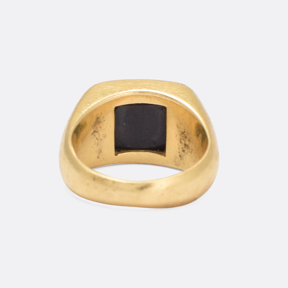 Victorian Nicolo Coat of Arms Intaglio Signet Ring