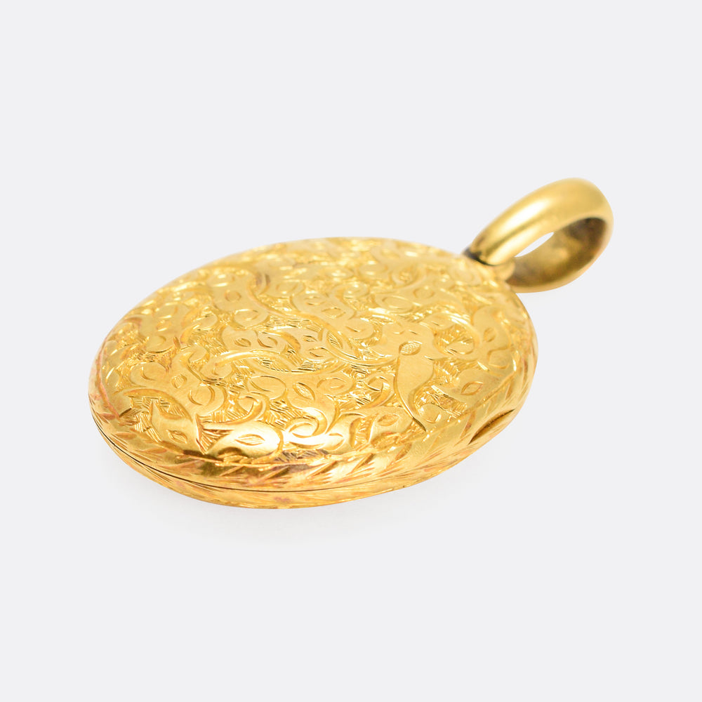 Victorian 15k Gold Foliate Chased Oval Locket