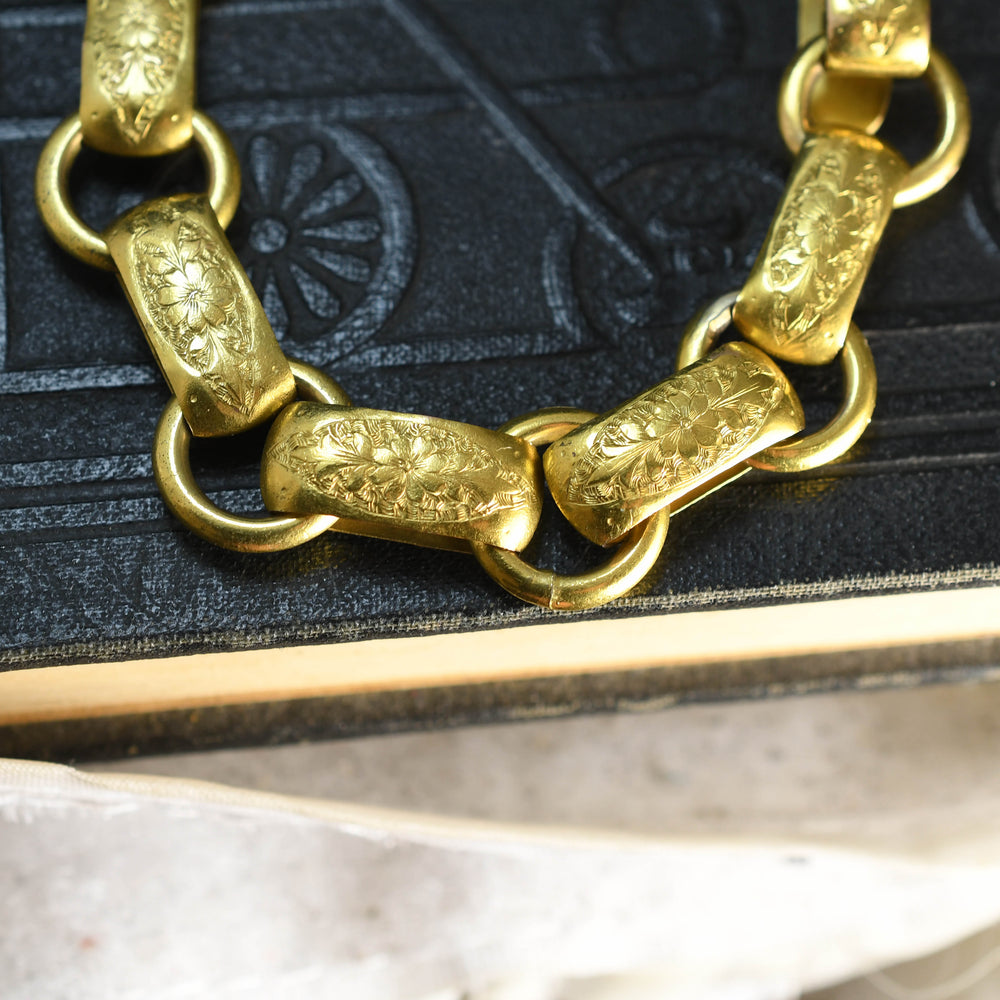 Victorian 15 carat gold bookchain collar c1880