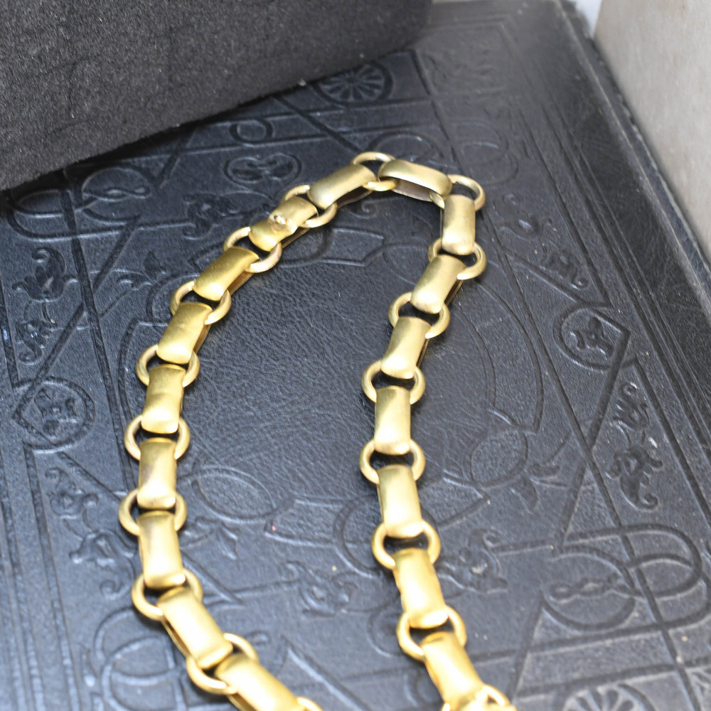 Victorian 15 carat gold bookchain collar c1880