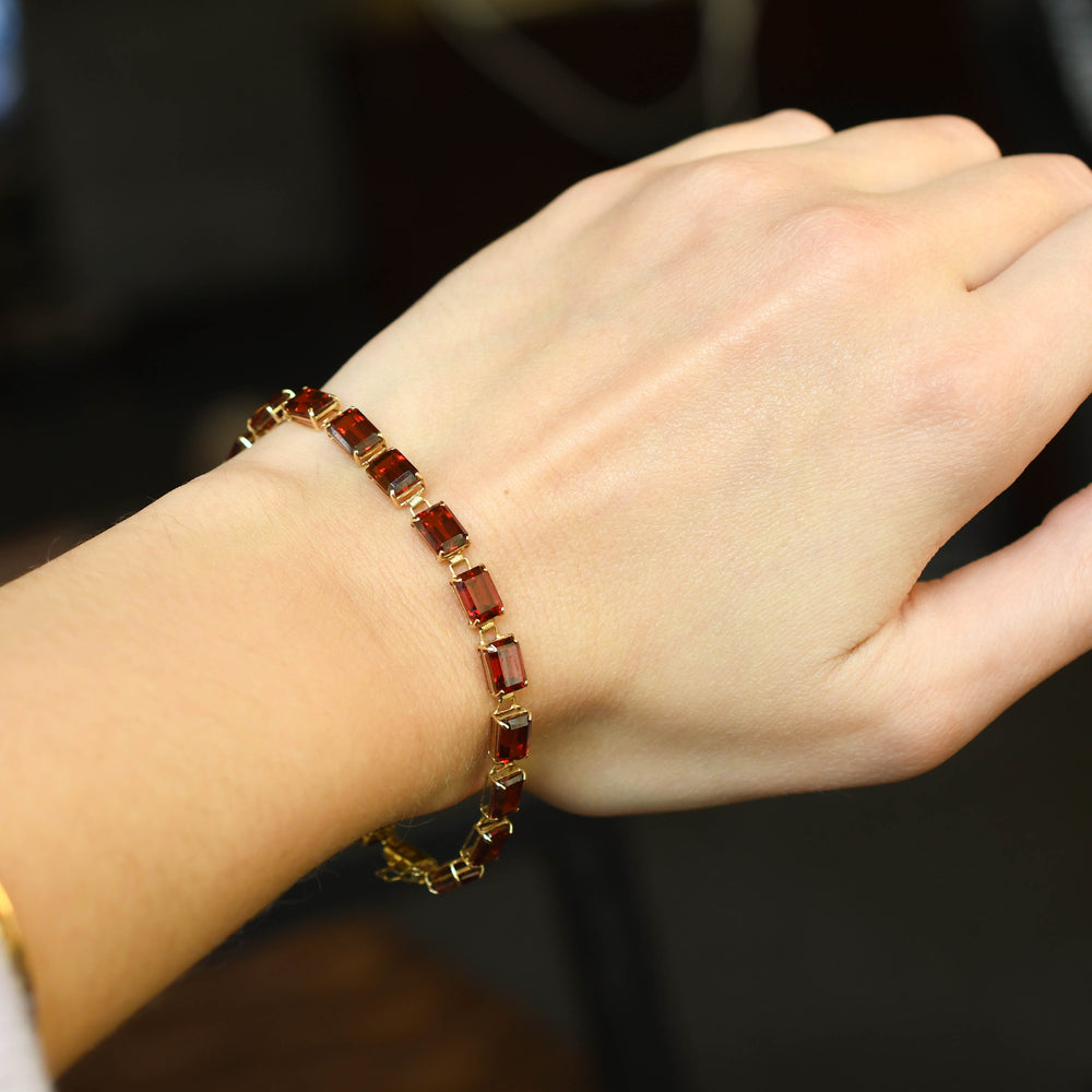 Vintage Garnet 14k Gold Line Bracelet