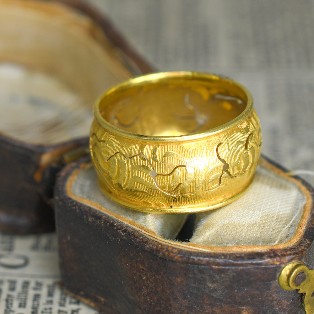Vintage 18k Gold Pierced Chunky Band