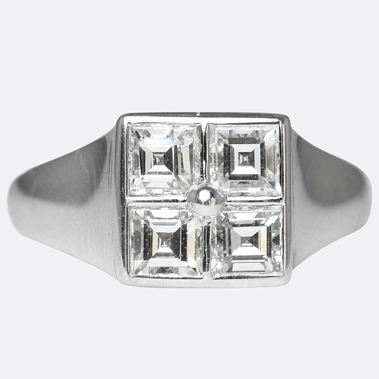 Bulgari signet ring hotsell