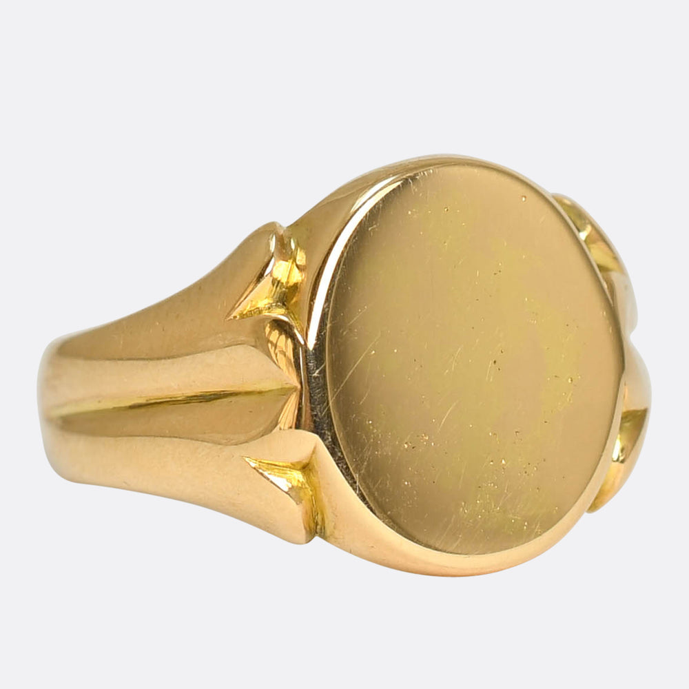 Victorian 18k Gold Engraved Signet Ring