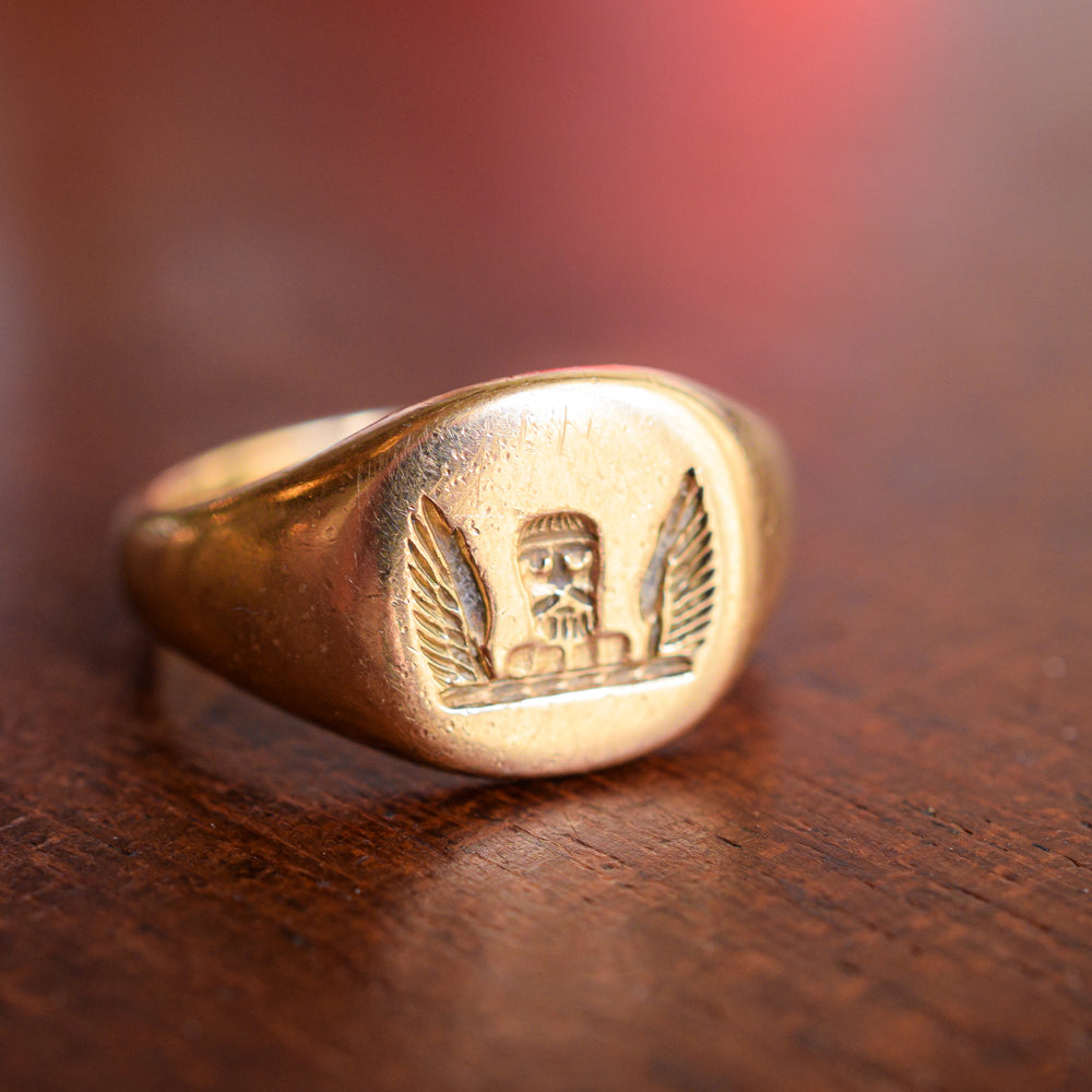 Vintage Heraldic Intaglio Signet Ring