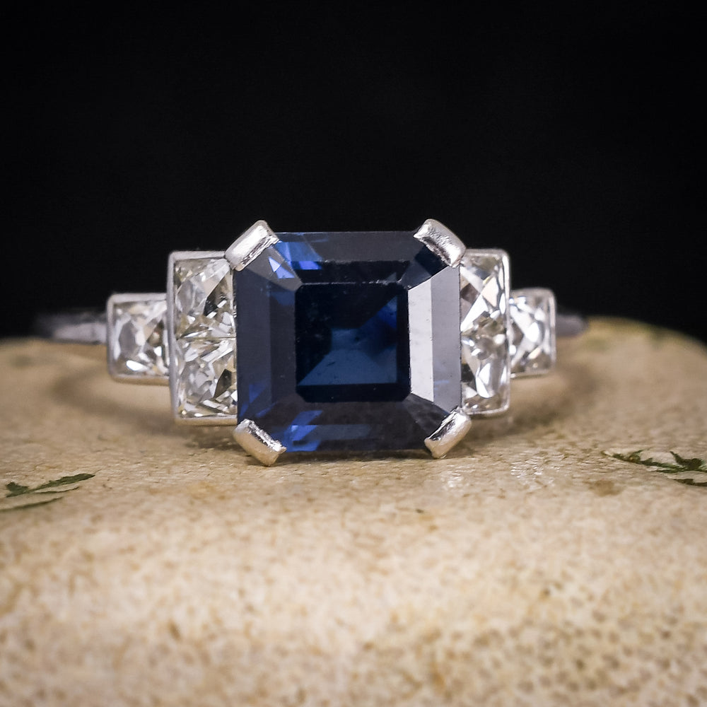 Art Deco 2.50ct Sapphire & Diamond Stepped Shoulders Solitaire Ring