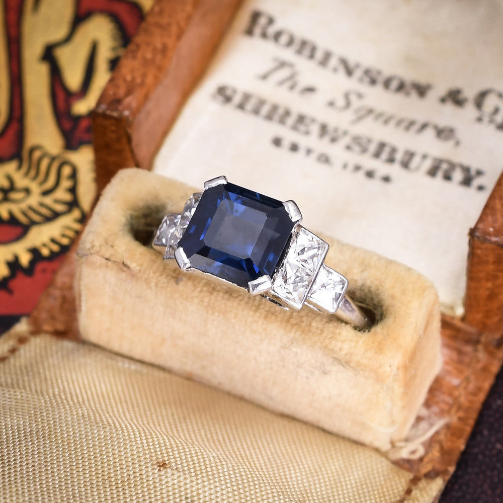 Art Deco 2.50ct Sapphire & Diamond Stepped Shoulders Solitaire Ring