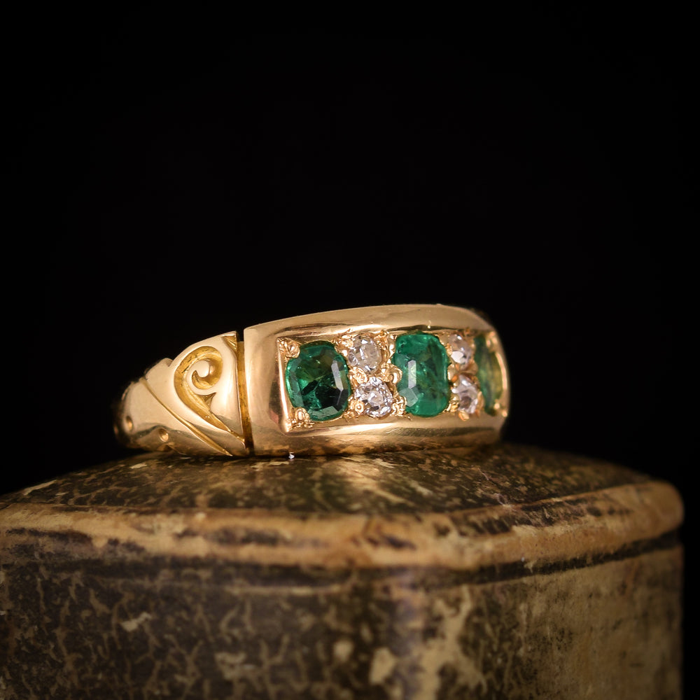 Late Victorian Emerald & Diamond Gypsy Ring