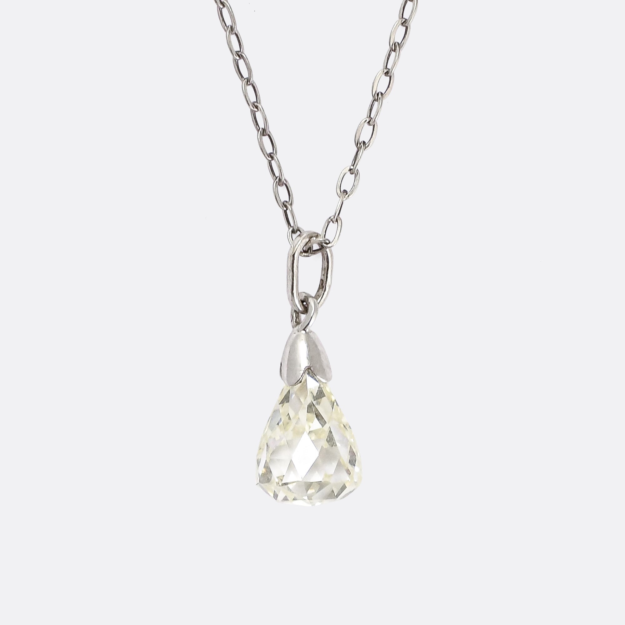 Pendentif émeraude et diamant en or jaune 18ct - En vente sur Pendentif émeraude et diamant en or jaune 18ct - En vente sur