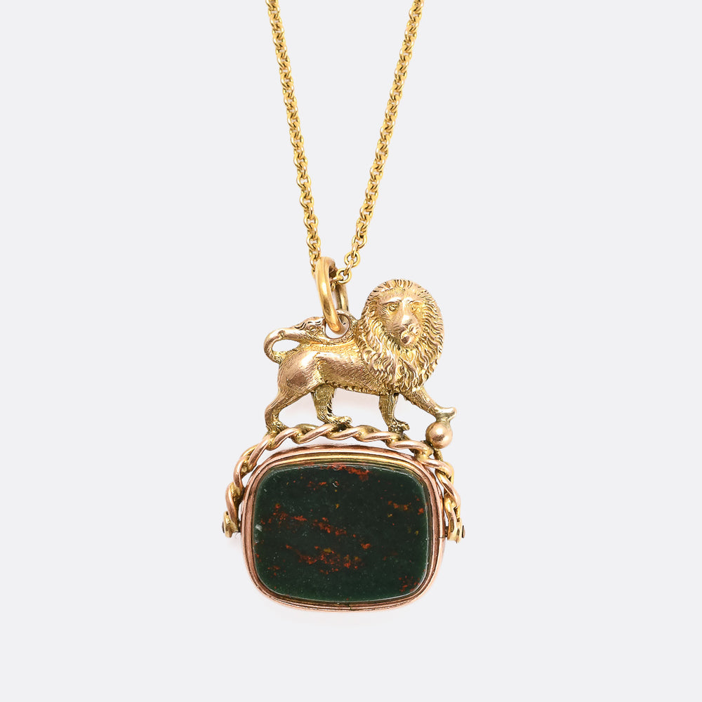 Late Victorian Bloodstone & Carnelian Lion Spinner Fob Pendant