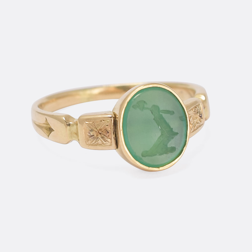 Victorian Green Agate Heraldic Signet Ring